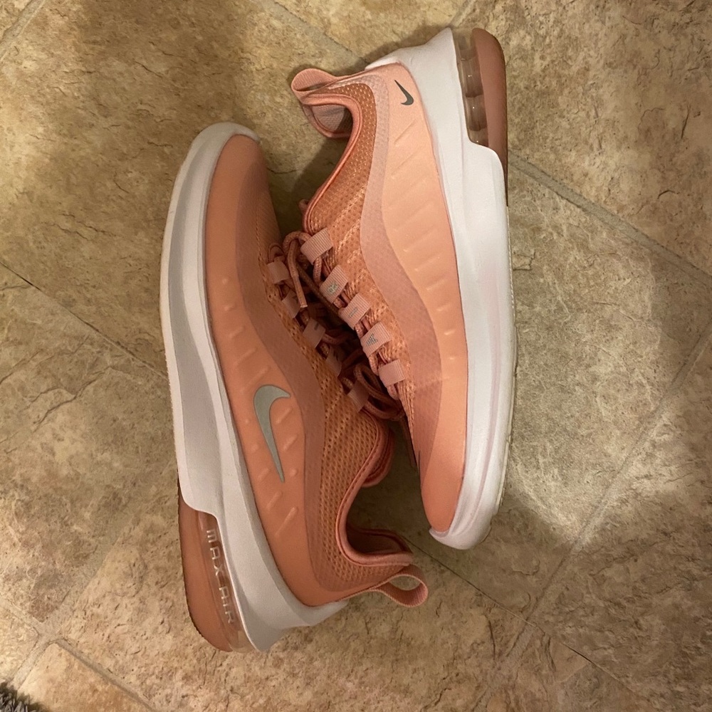 PINK NIKE AIR MAX